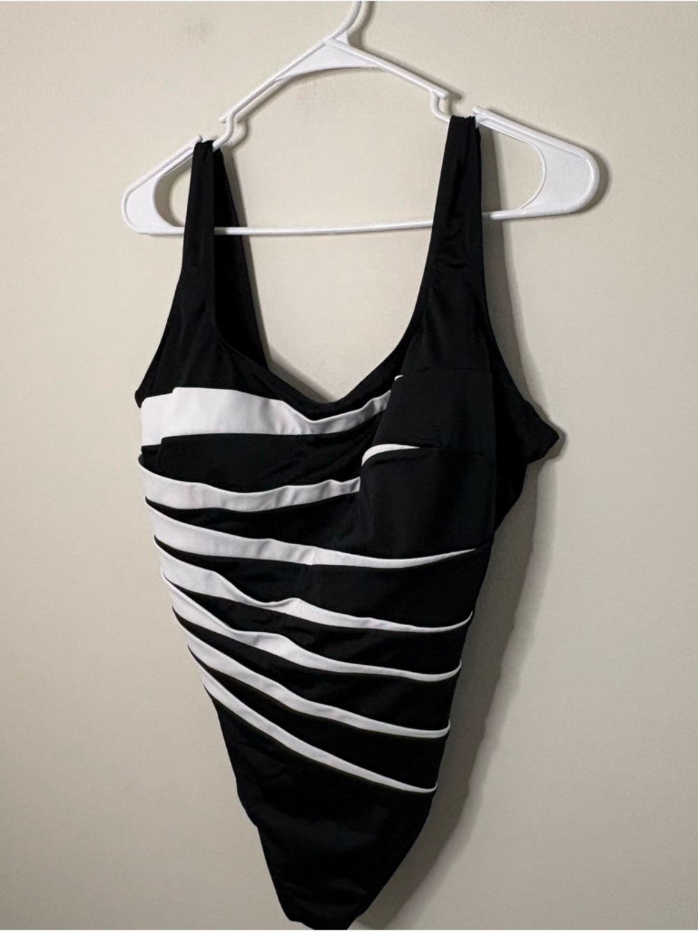 Great Lengths Swimsuit Women’s Sz 14 Black White One Piece Beach Spa Vacation